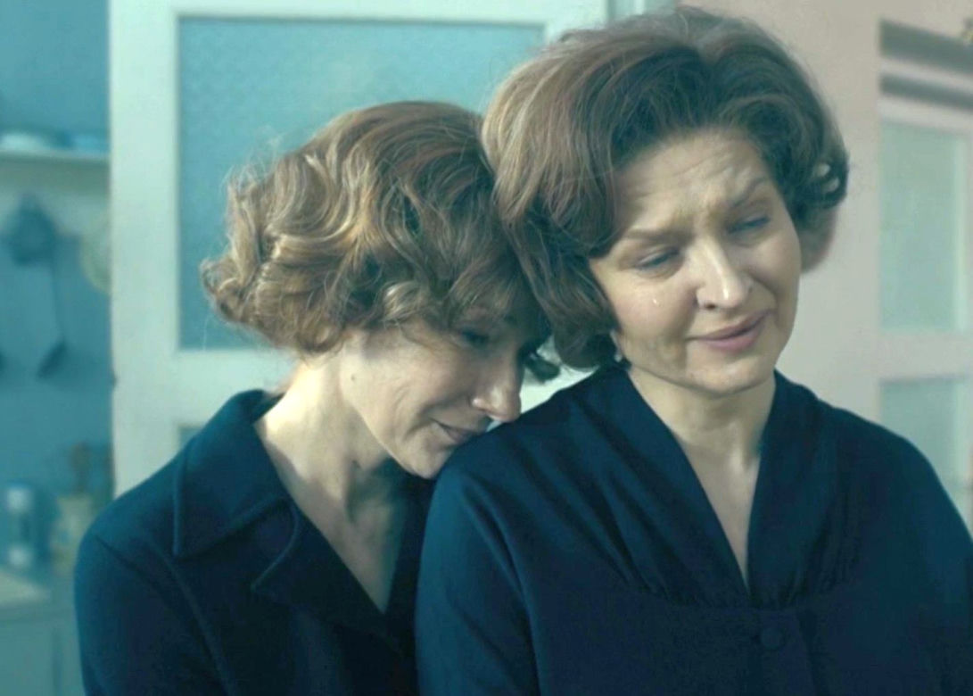Stulecie Winnych 4, odc. 46: Ania (Urszula Grabowska), Mania (Magdalena Walach)