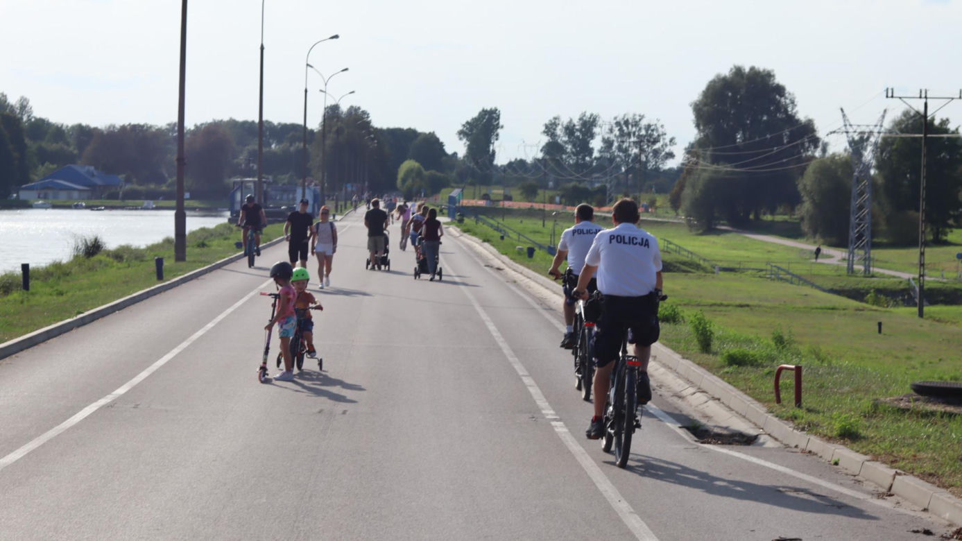 Piękny dzień nad Zalewem Zemborzyckim. Tak lublinianie łapali ostatnie promienie słońca [GALERIA]