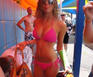 DZIEWCZYNY W BIKINI