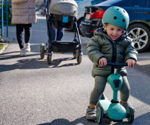Dzieci kochają hulajnogi. Lekarze mówią o kontuzjach, które widzą najczęściej 