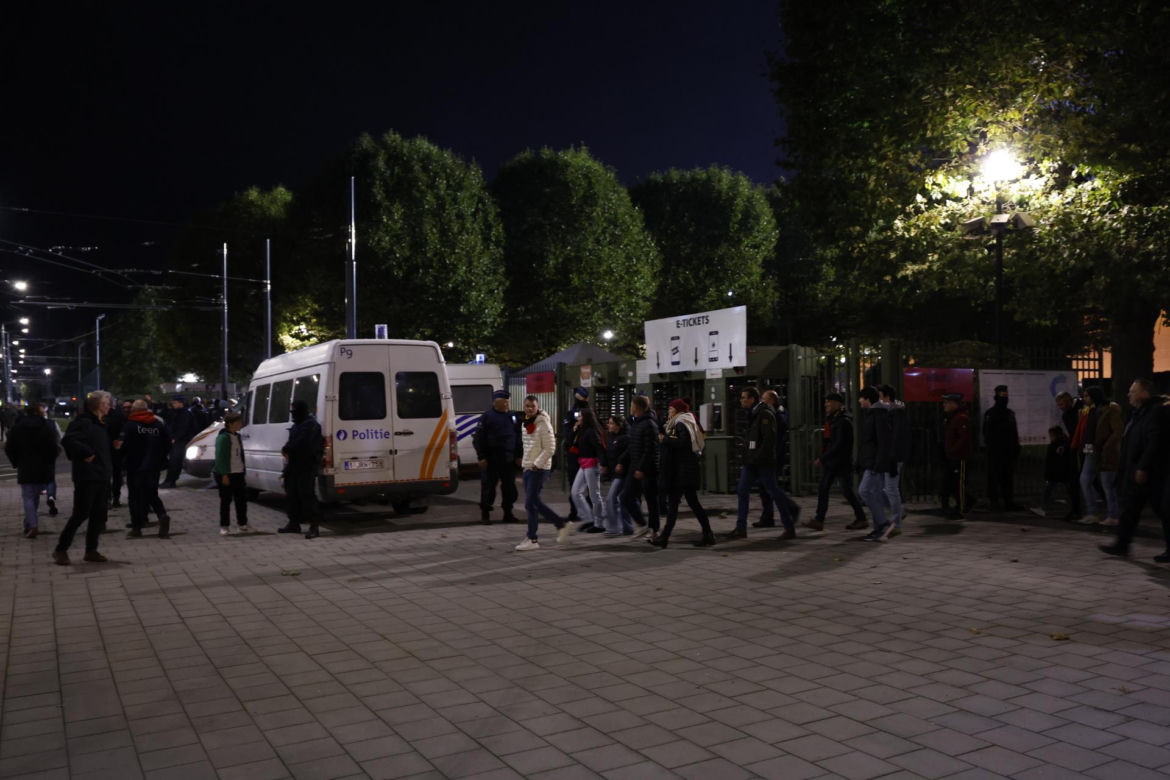 Mordował turystów w Belgii, krzycząc "Allah Akbar"! Nadal jest na wolności
