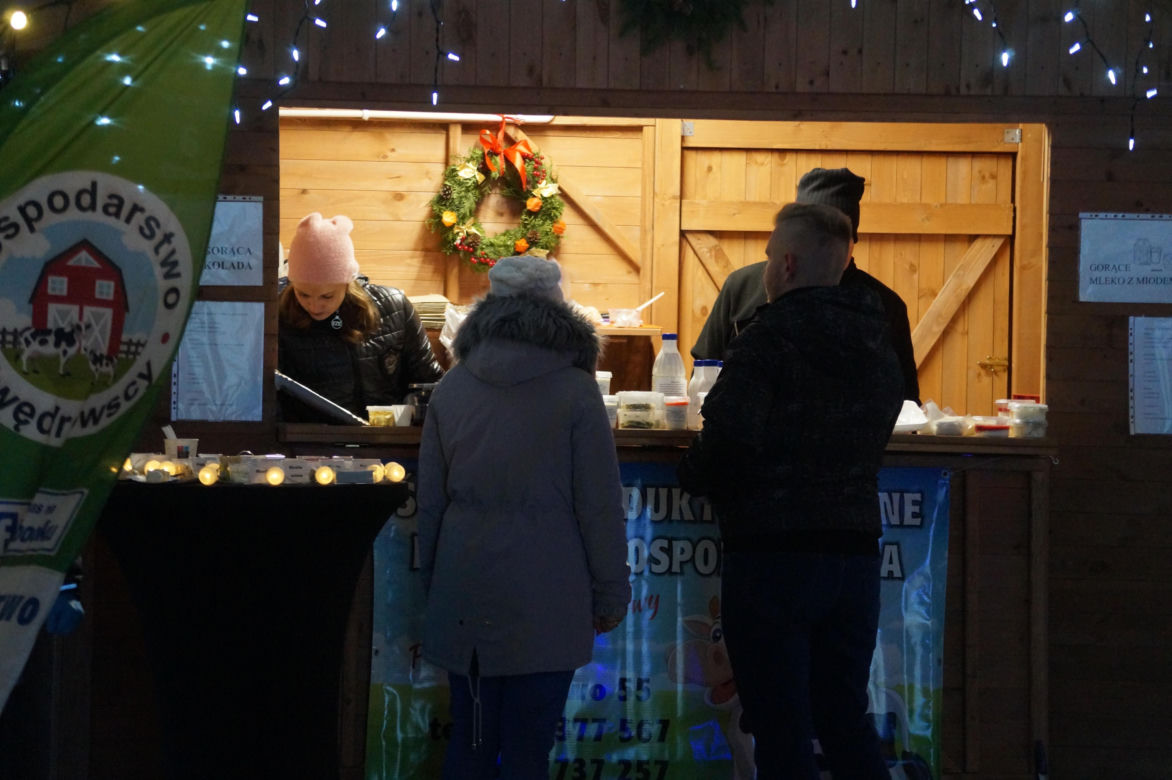 Magia świąt w Fordonie! Byliśmy na Akademickim Jarmarku Bożonarodzeniowym [ZDJĘCIA]