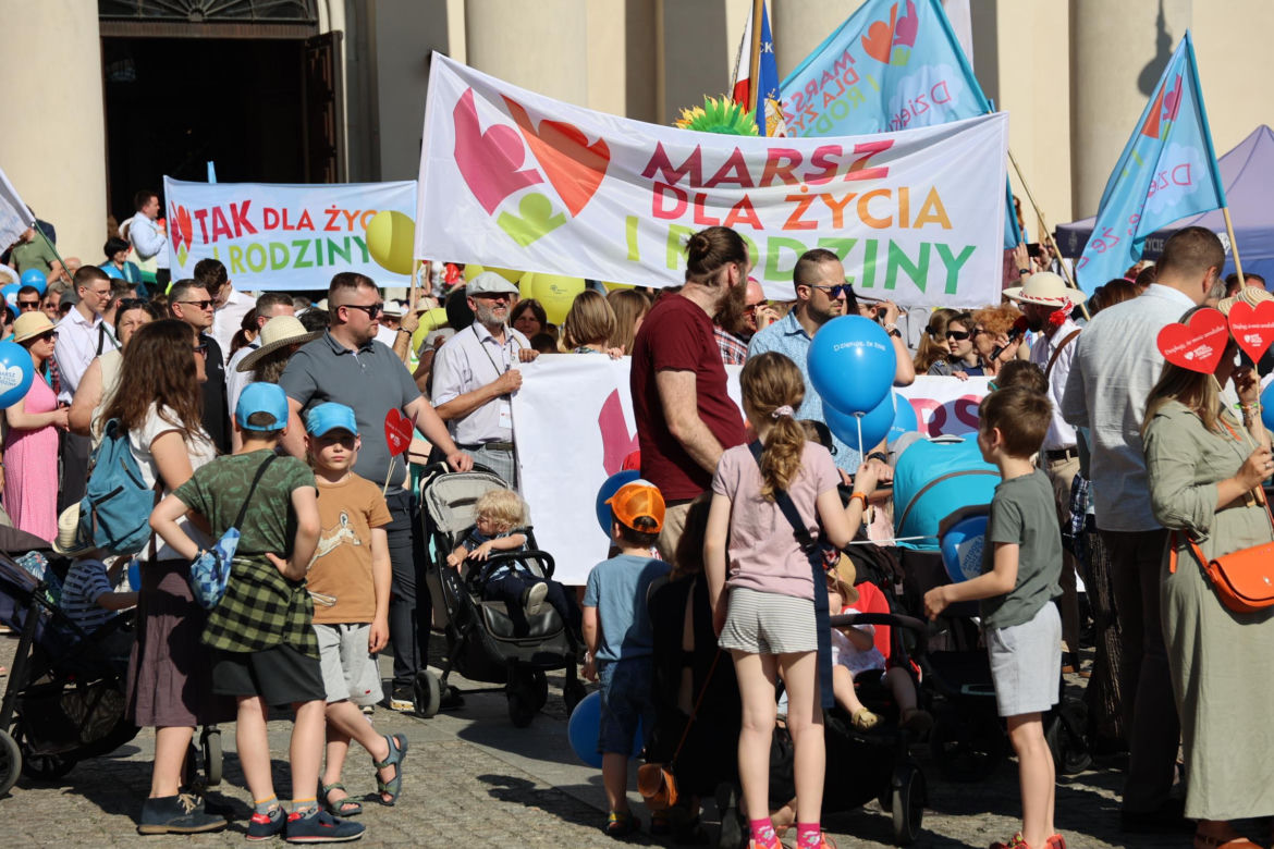 Marsz dla Życia i Rodziny 2024 w Dzień Matki przeszedł przez centrum Lublina