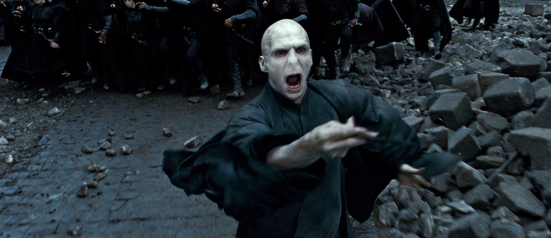 Ralph Fiennes na planie ostatniej części "Harrego Pottera" 