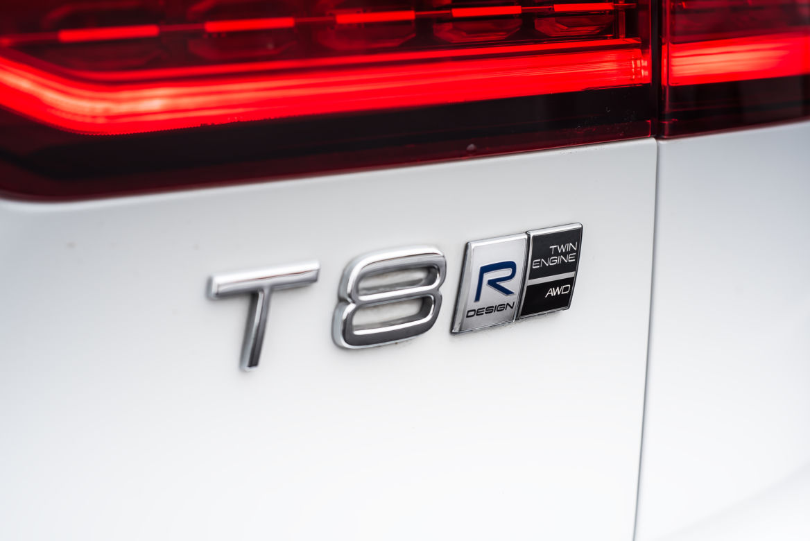 Volvo V60 T8 Twin Engine AWD R-Design AT8