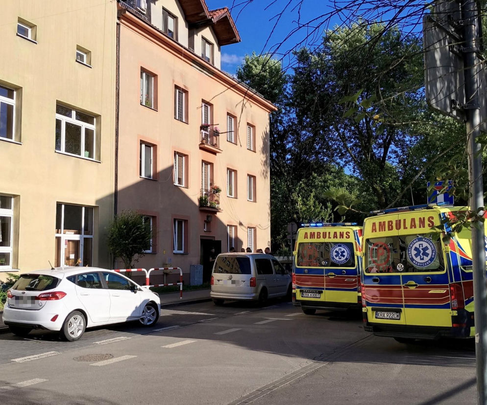 Mieszkanie pełne krwi! Nieoficjalnie: 35-latek miał zabić rodzinę i odebrać sobie życie