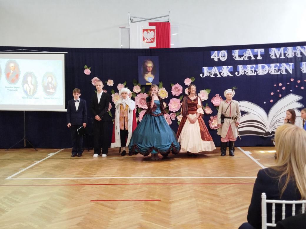 Uroczystość jubileuszowa w siedleckiej "Dziesiątce" była okazją do wspomnień