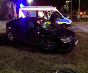 Wypadek na rondzie Grunwaldzkim w Bydgoszczy. Jedna osoba trafiła do szpitala! [ZDJĘCIA]