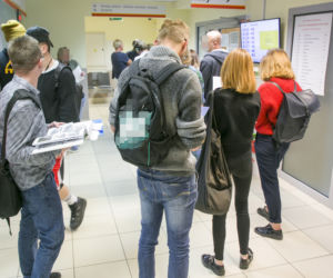 KOLEJKI W URZĘDACH