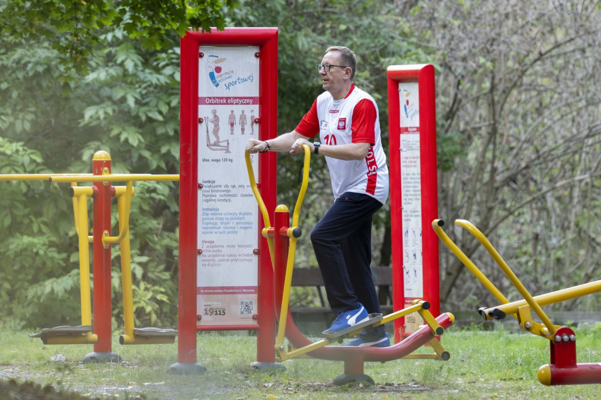 Były minister z PiS Robert Telus na siłowni