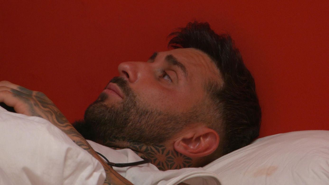 Love Island 9: Mateusz ostro zaszedł widzom za skórę. Źle się to dla niego skończy
