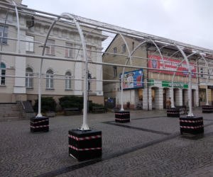 Radom szykuje się na święta. Trwa montaż ozdób