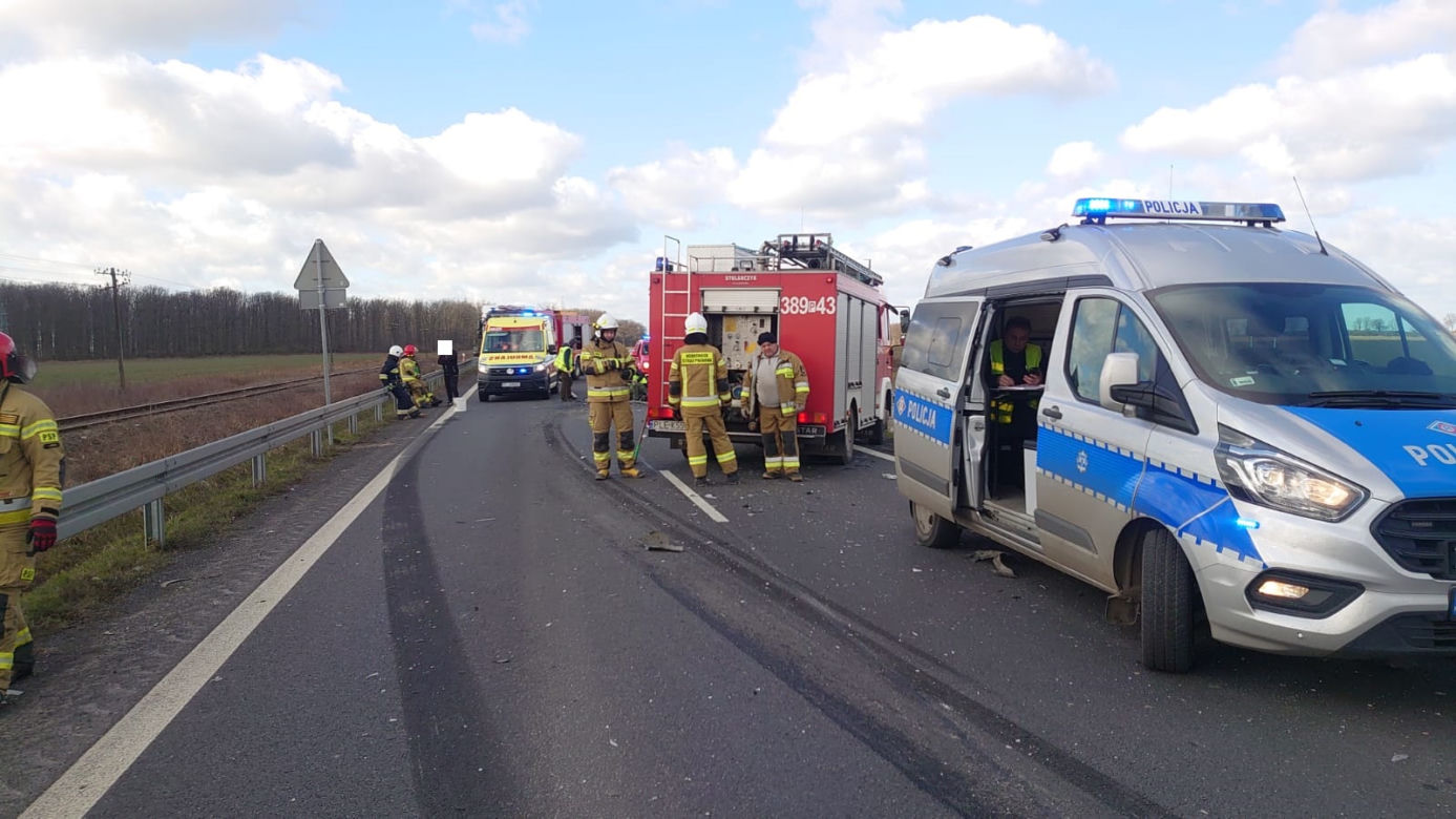 Wypadek na drodze Kąkolewo-Garzyn. Wezwano śmigłowiec
