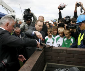 Uroczystość wmurowania kamienia węgielnego pod stadion we Wrocławiu