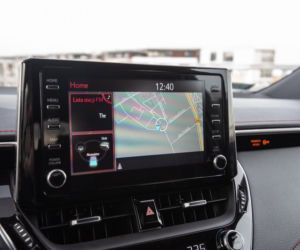 Toyota Corolla 2.0 Hybrid Dynamic Force 184 KM e-CVT vs Mazda 3 Skyactiv-X 180 KM 6MT AWD