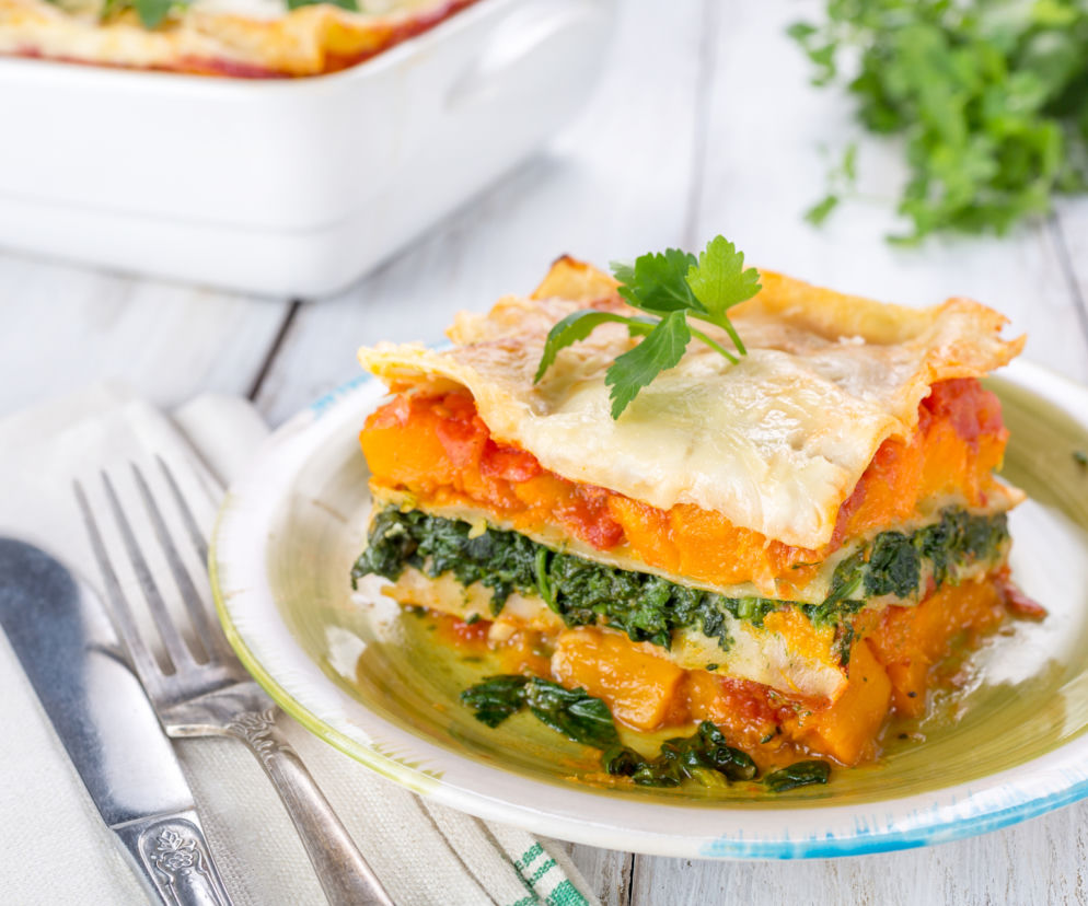 Lazania z dynią i szpinakiem: obłędnie smaczna lasagne warzywna