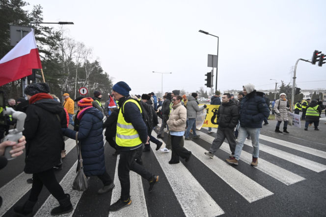 Mają dość korków, chcą buspas. W godzinach szczytu protestowali na pasach