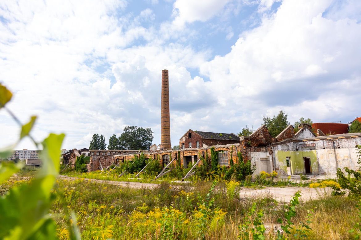 Drucianka Campus na terenie fabryki Drucianka – panorama z kominem