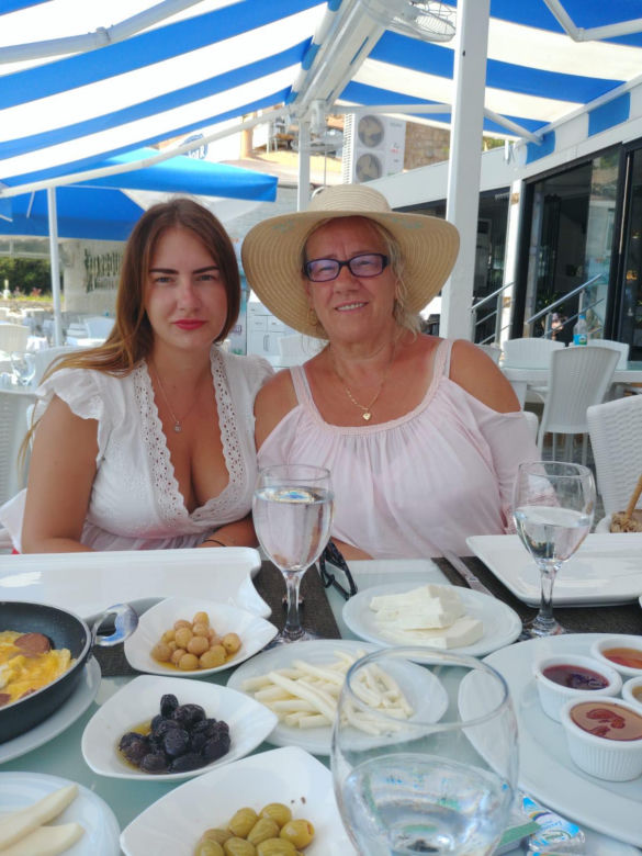 Dramatyczny apel córki: "Bez osocza ozdrowieńca moja mama może przegrać z wirusem"