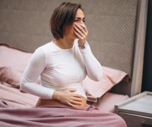 Ulubione zapachy nagle wywołują mdłości? Wyostrzony węch w ciąży można złagodzić prostymi sposobami