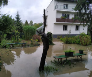 Krakowski Bieżanów zalany przez rzekę Serafę