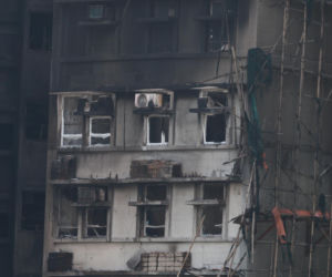 Hongkong pogrążony w żałobie po tragicznym pożarze wieżowców. Liczba ofiar wzrosła do 146