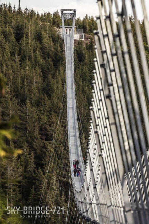 Sky Bridge 721 budowano 2 lata