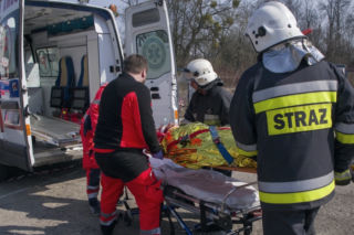 Najbardziej szanujemy tych, którzy ratują życie. Politycy z małym poważaniem