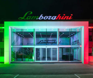Lamborghini produkuje maseczki ochronne i przyłbice