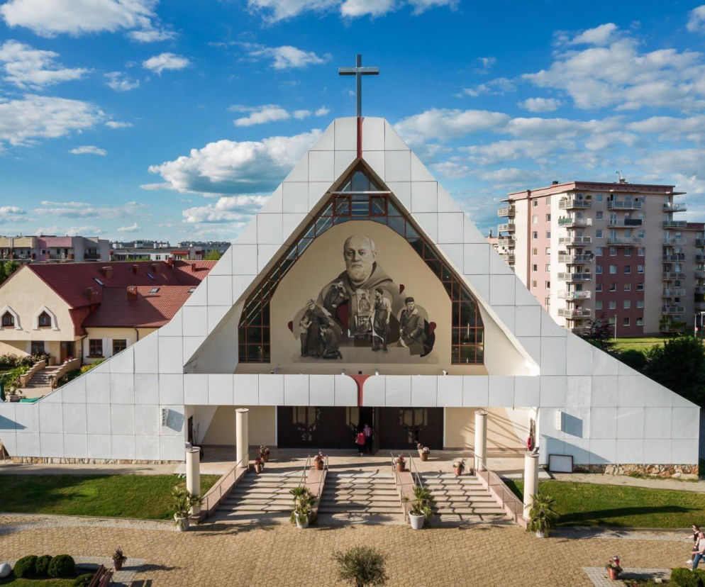 Mural na kościele przy ulicy Willowej w Lublinie