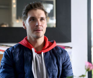 Mikołaj Roznerski. Dostanie 300 000 zł  za seks