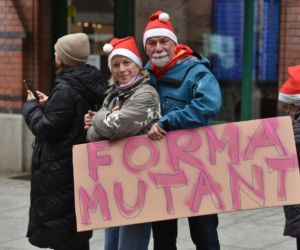 23. Festiwal Biegów Świętych Mikołajów w Toruniu. Zdjęcia ze starówki