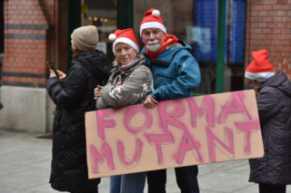 23. Festiwal Biegów Świętych Mikołajów w Toruniu. Zdjęcia ze starówki