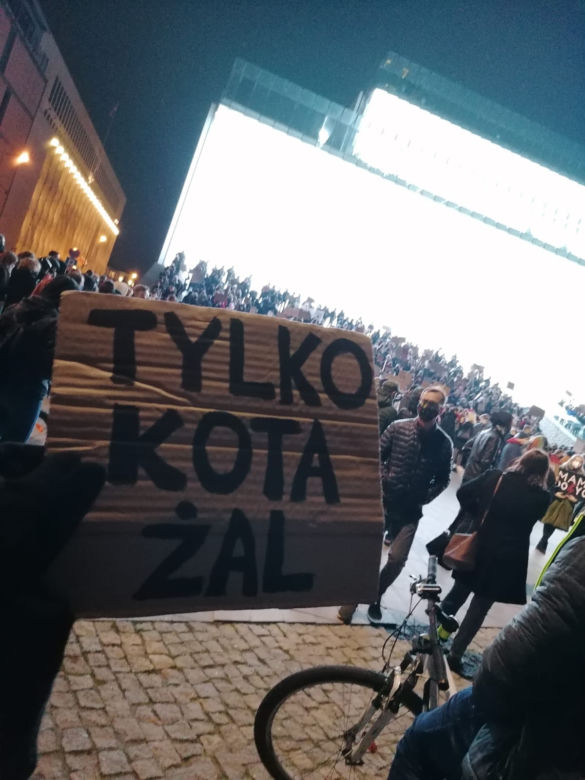 Z Placu Litewskiego strajkujący przeszli pod Centrum Spotkania Kultur 