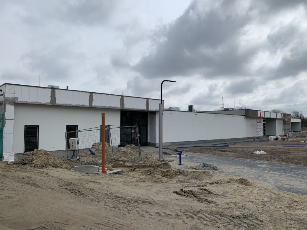 Budowa schroniska przy ul. Kobylepole w Poznaniu (kwiecień 2021)