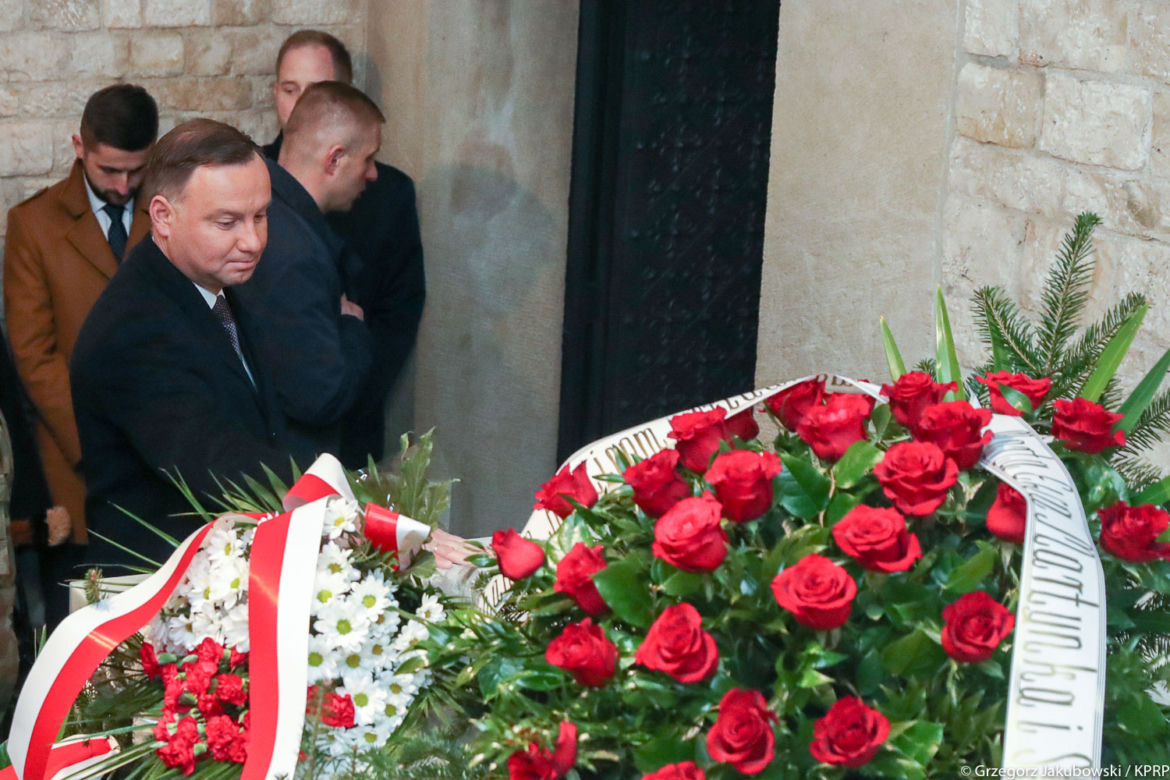 Rocznica Katastrofy Smoleńskiej w Krakowie. Prezydent Duda oddał hołd ofiarom