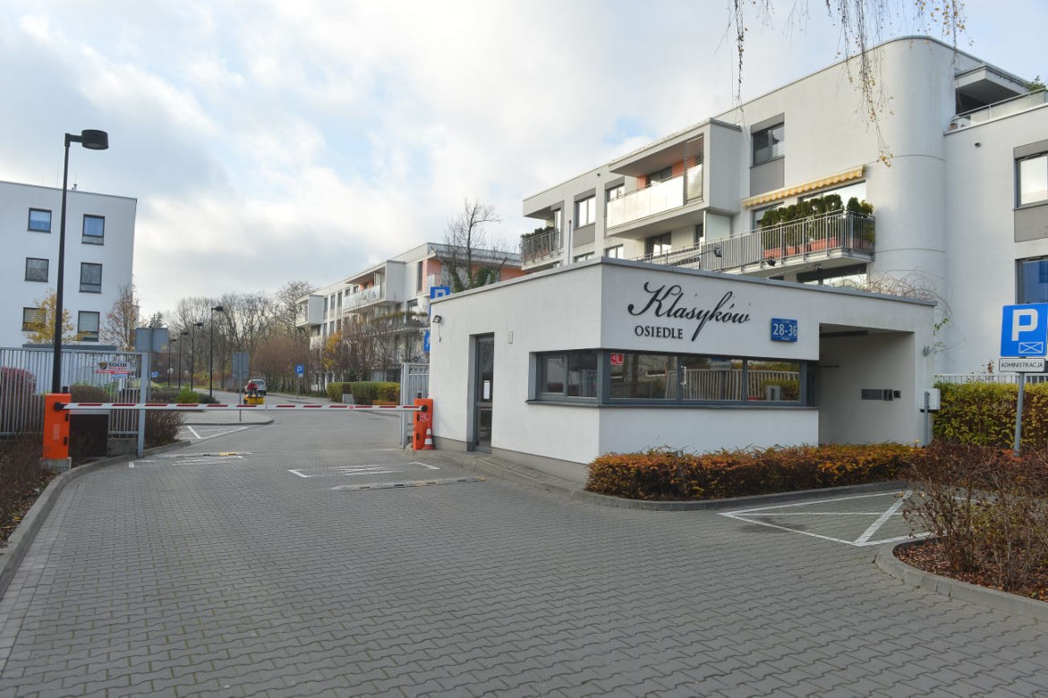 Mieszkańcy Białołęki przerażeni. Pociągi rozjadą kościół 
