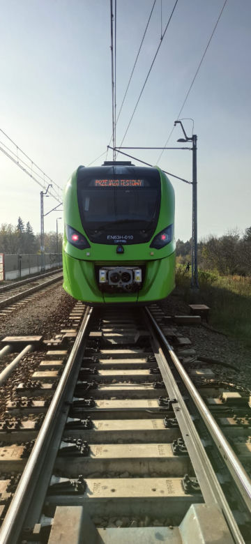 Tarnów. Pijany 35-latek potrącony przez pociąg. Przechodził przez tory w niedozwolonym miejscu