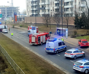Bus z acetylenem przewrócił się na drogę