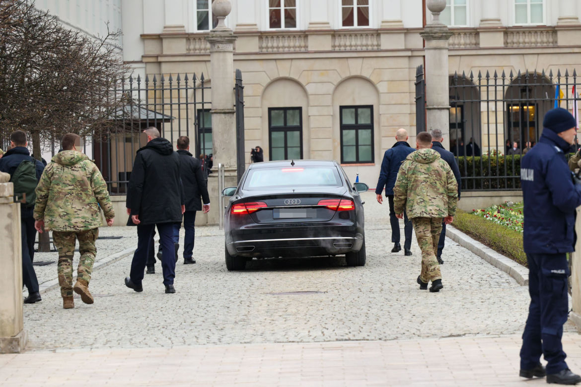 Zełenski z żoną w Pałacu Prezydenckim. Tak przywitał ich Duda