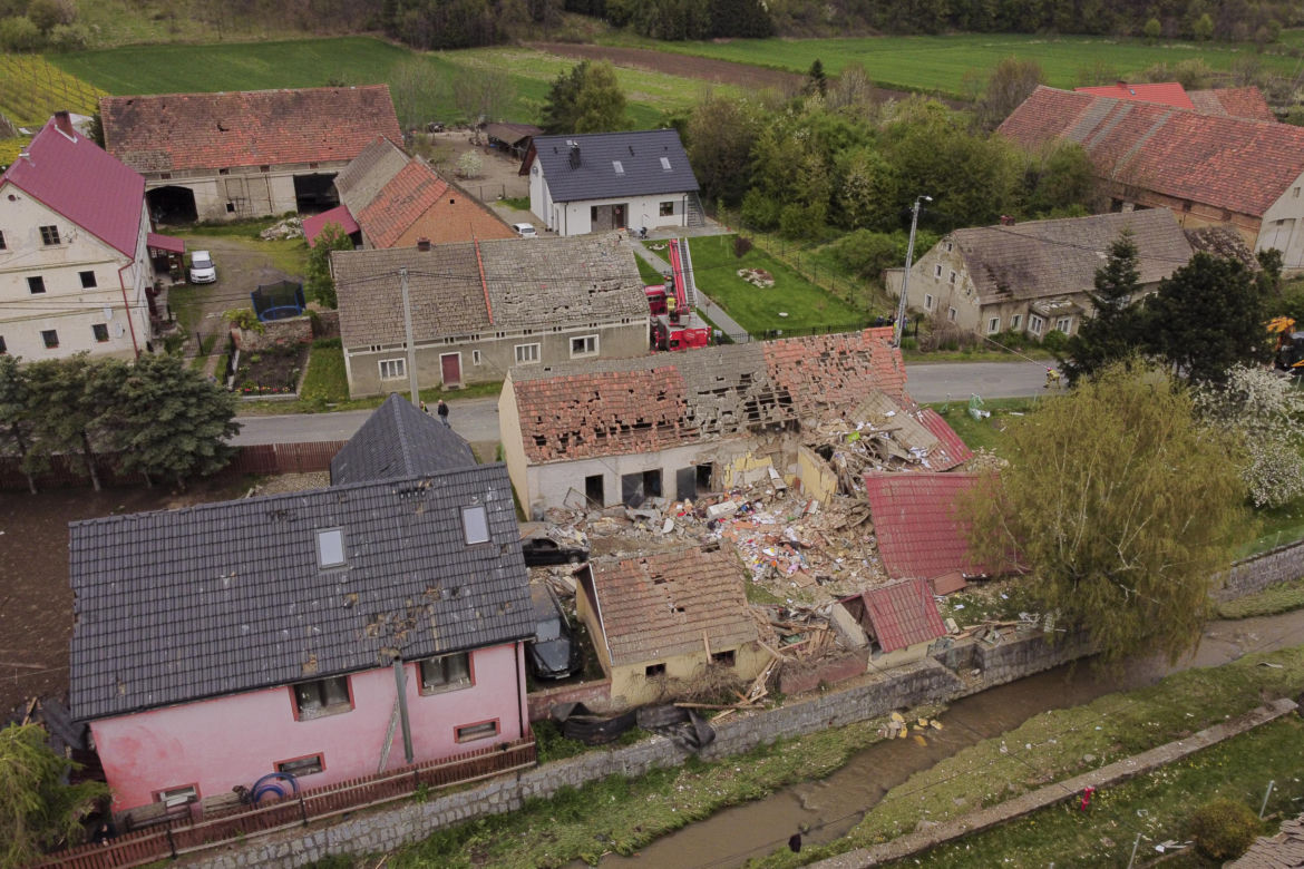 Gruzowisko zamiast domu. Straszny widok w Ożarach 