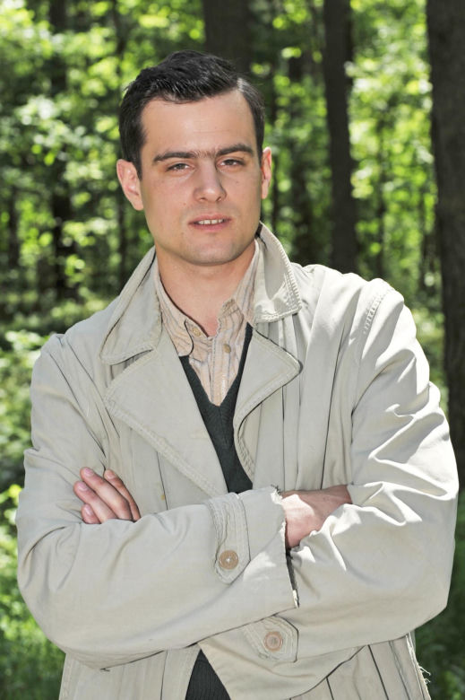 Antoni Pawlicki kiedyś i dziś. Tak przez lata zmieniał się gwiazdor serialu "Czas honoru"