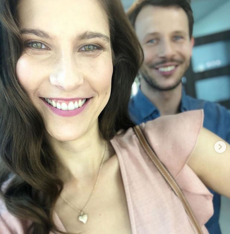Barwy szczęścia po wakacjach 2019. Regina (Kamila Kamińska), Franek (Mateusz Banasiuk)