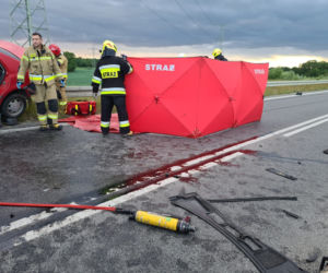Masakra  na obwodnicy pod Wrocławiem. 40-latek zginął na miejscu. Policja szuka świadków wypadku