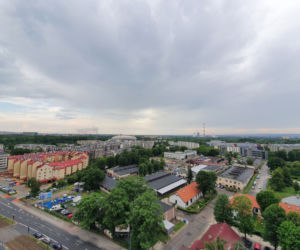 Kłęby czarnego dymu nad kombinatem