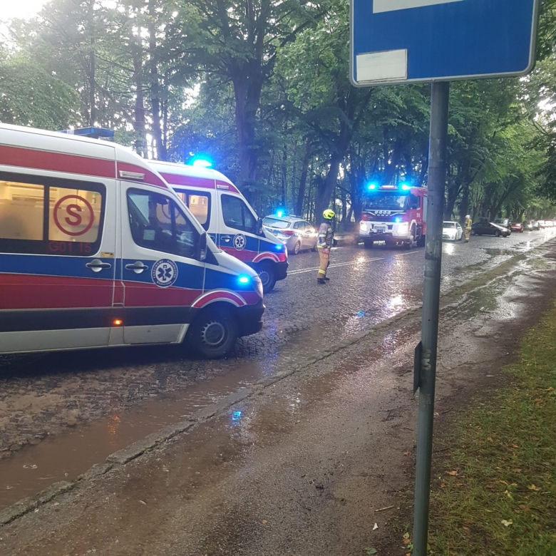 Dramat! Uderzył piorun, jest dwóch poszkodowanych