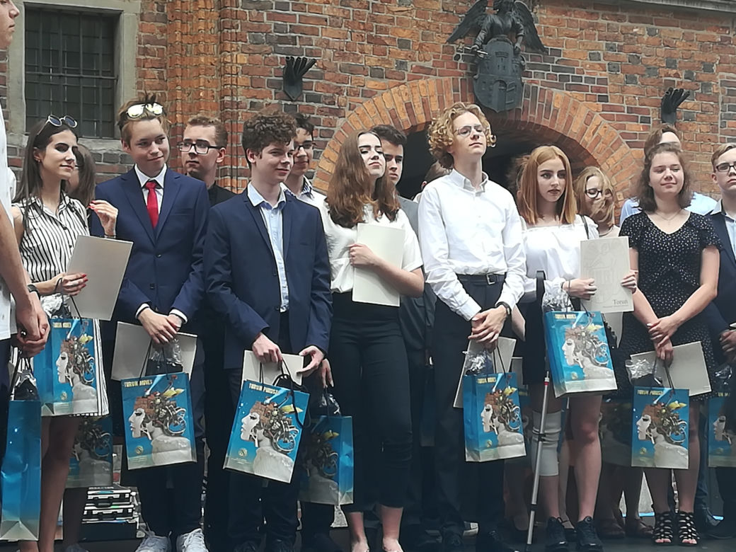 Najlepsi gimnazjaliści z Torunia nagrodzeni! [AUDIO, ZDJĘCIA]
