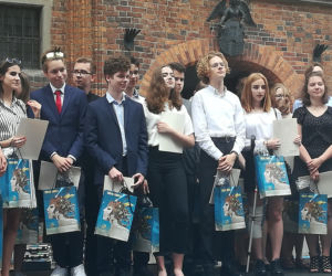 Najlepsi gimnazjaliści z Torunia nagrodzeni! [AUDIO, ZDJĘCIA]