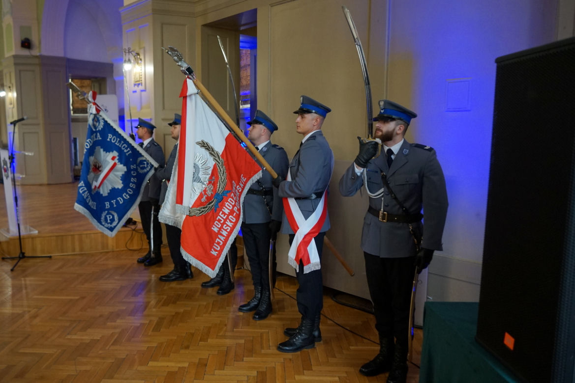 Kryształowe serca dla policjantów z całego regionu