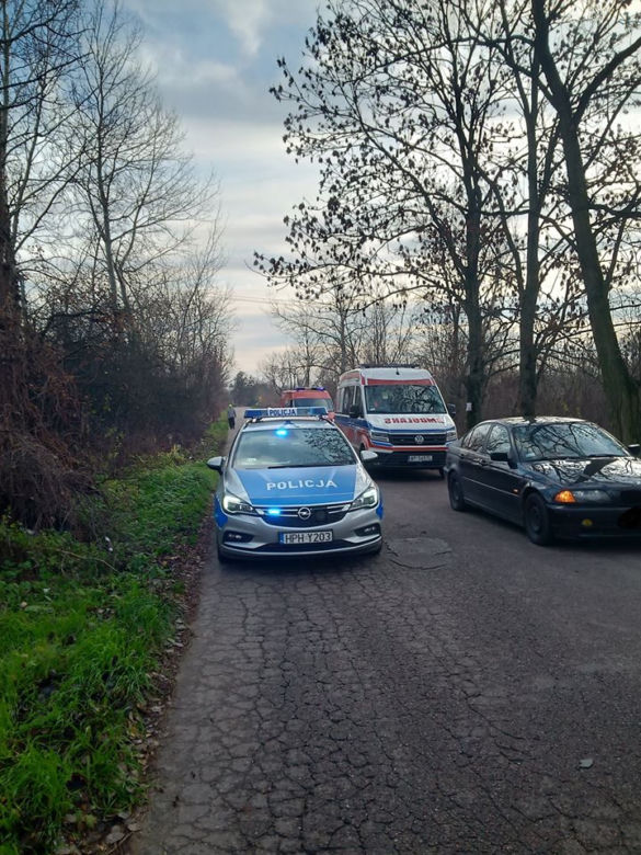 Płock: FATALNIE wyglądający wypadek! Uderzył w drzewo!